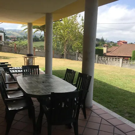 Casina Meri Писонес